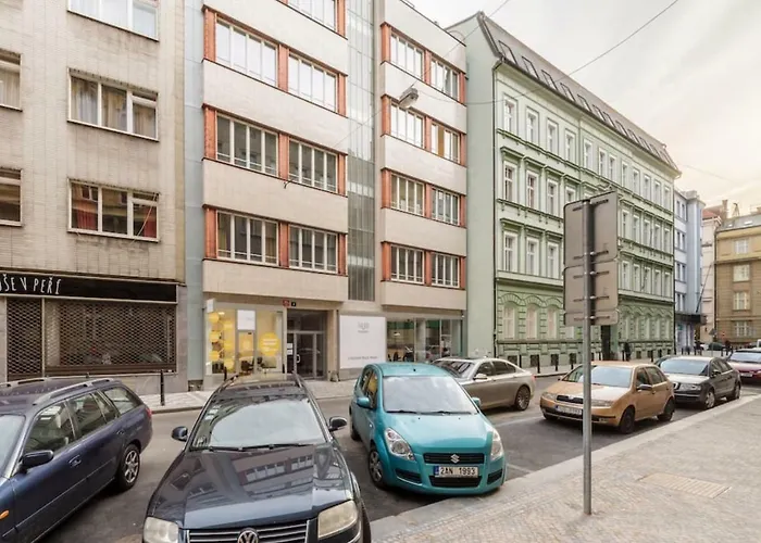 Central Prague Crown Apartments